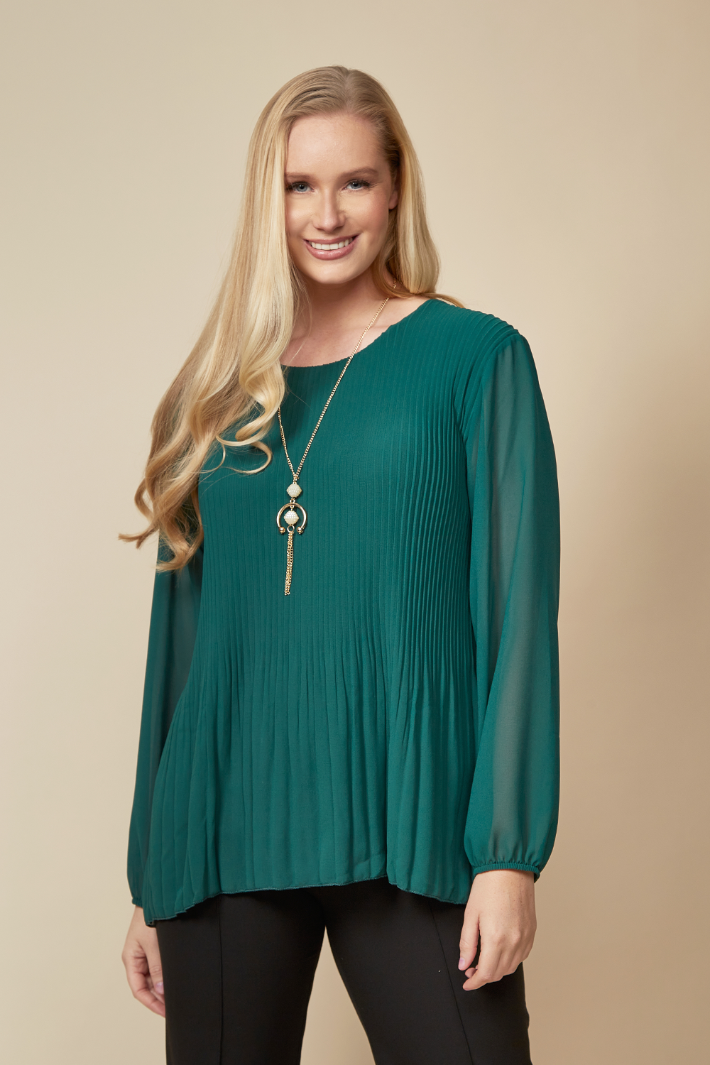 Long Sleeves Oversized Pleated Top with Tulle Details in Green