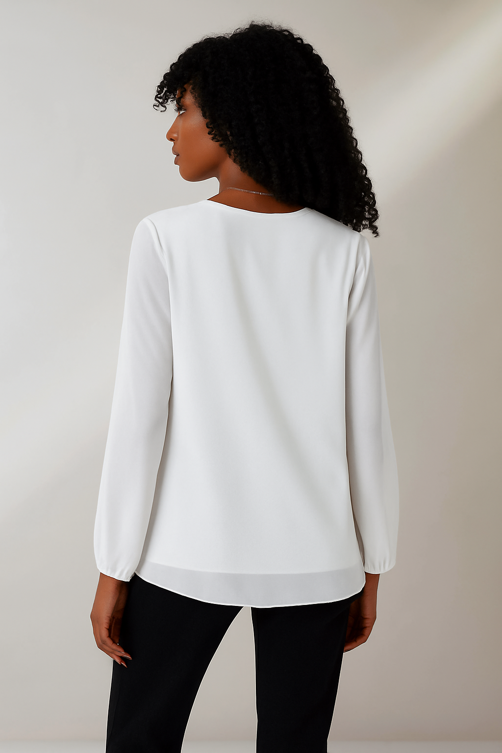 Oversized Long Sleeves Pleated Top with Tulle Details in White with Necklace