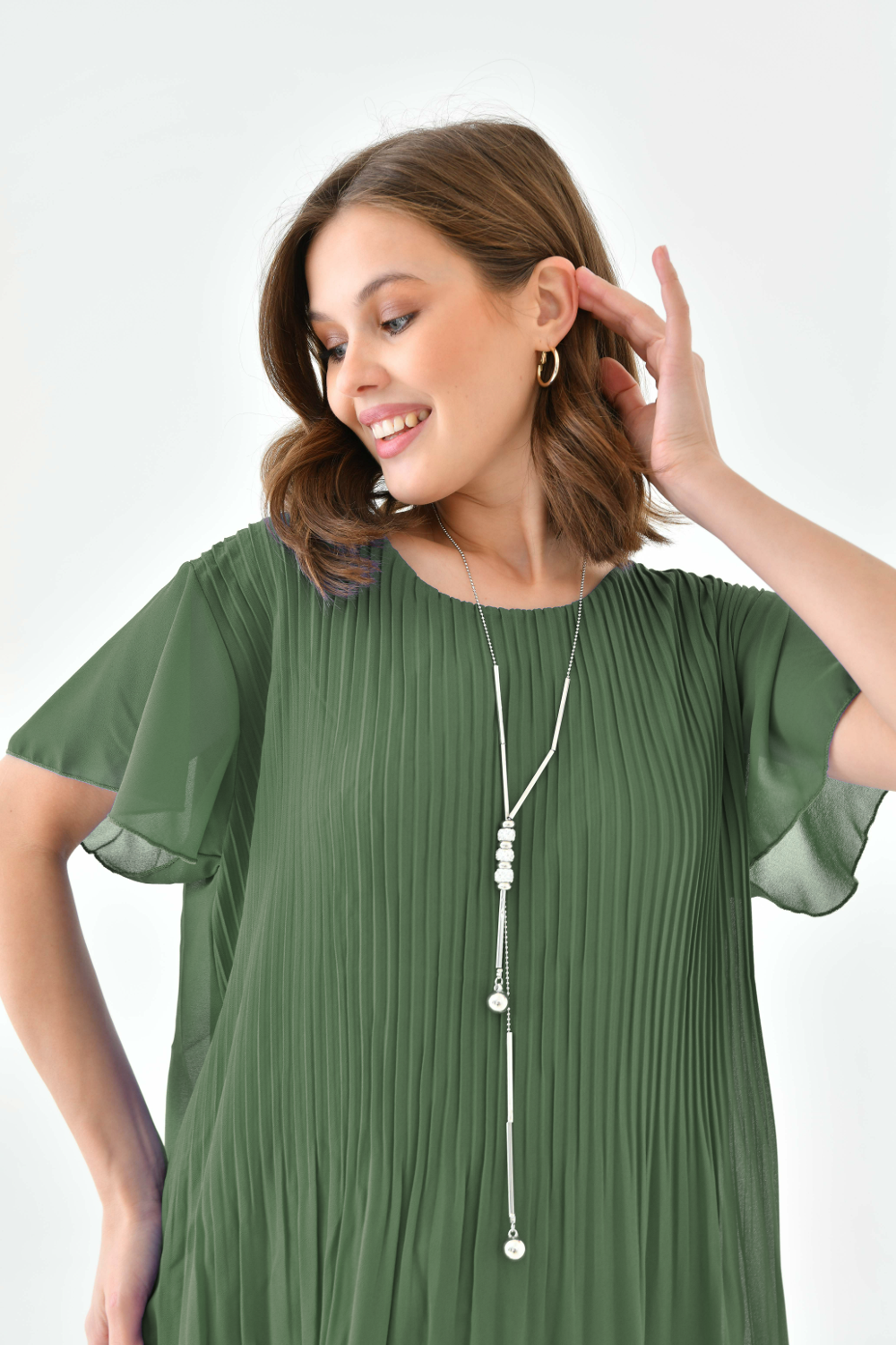 Oversized Round Neck Short Sleeve Pleated Blouse in Khaki with Necklace