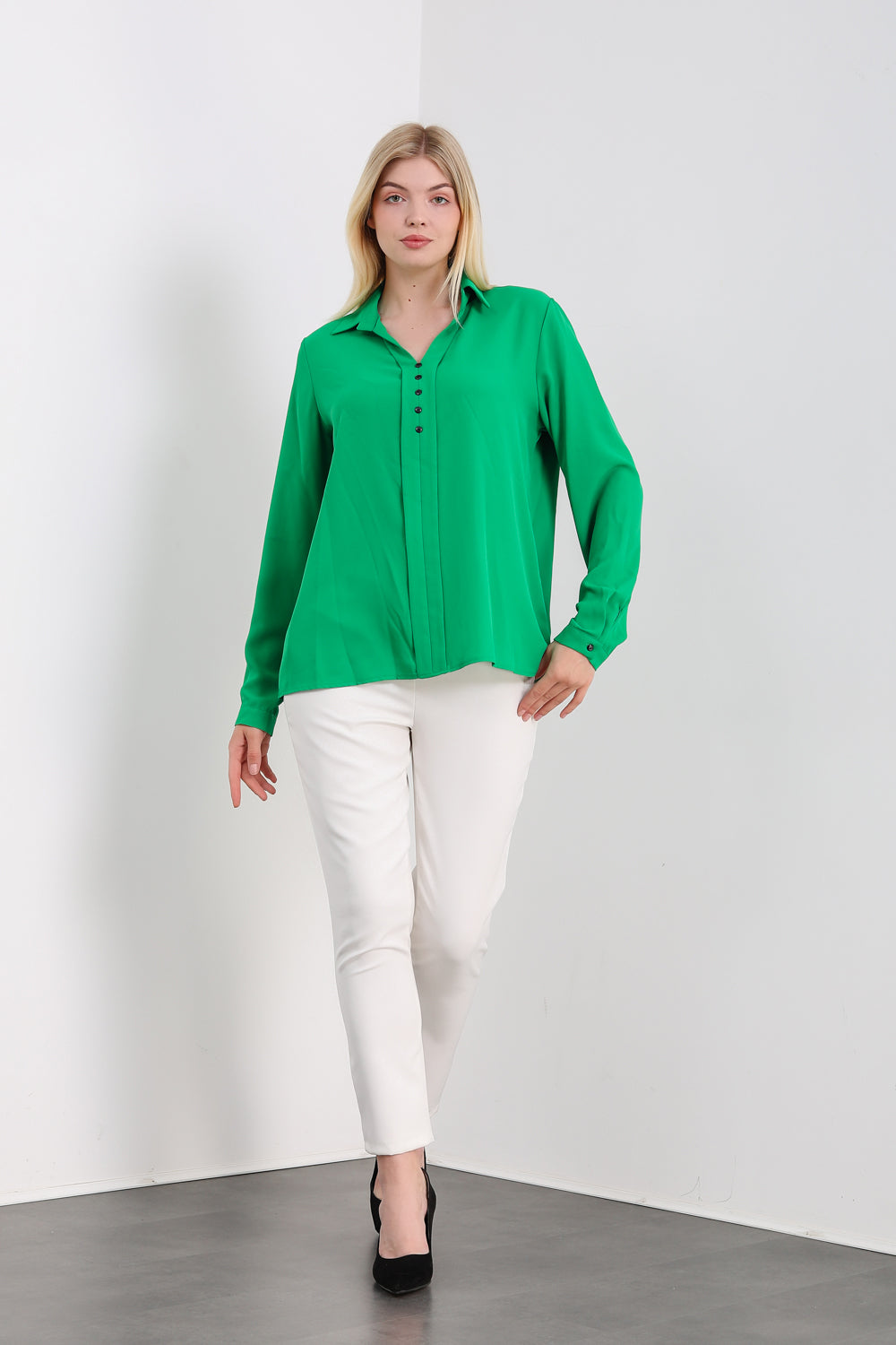 Oversized Long Sleeves Blouse Shirt with Button Details in Green