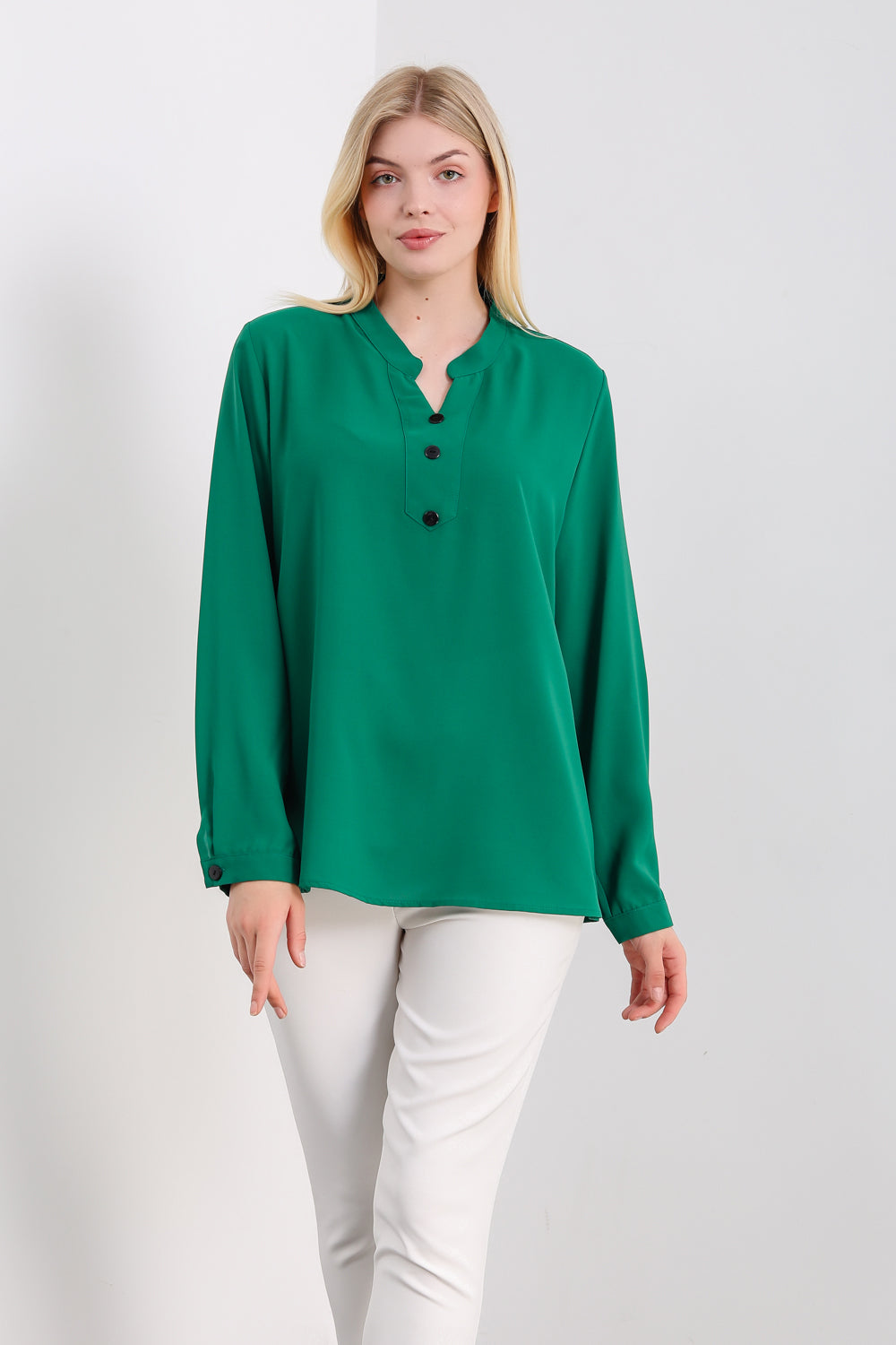 Oversized Long Sleeves Top with Button Details in Green
