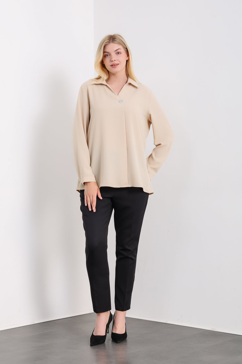 Oversized Long Sleeves Blouse with Brooch Details in Beige
