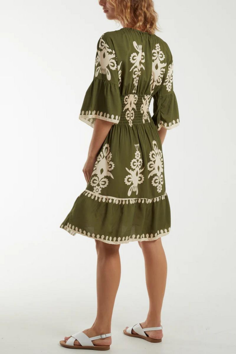 Relaxed Fit 3/4 Sleeves V Neck Printed Knee Lenght Dress in Khaki