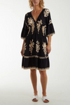 Relaxed Fit 3/4 Sleeves V Neck Printed Knee Lenght Dress in Black
