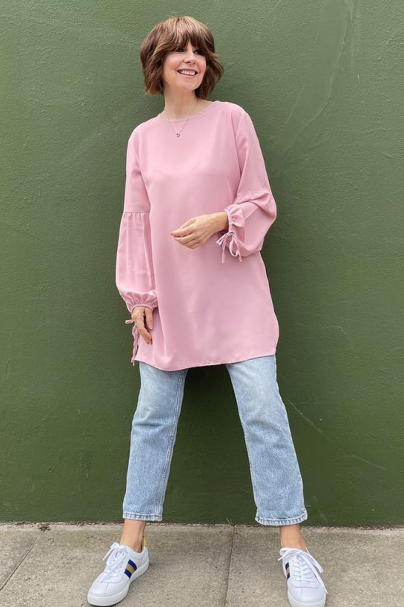 Oversized Tie Detailed Long Sleeves Crew Neck Tunic with Necklace in Pink