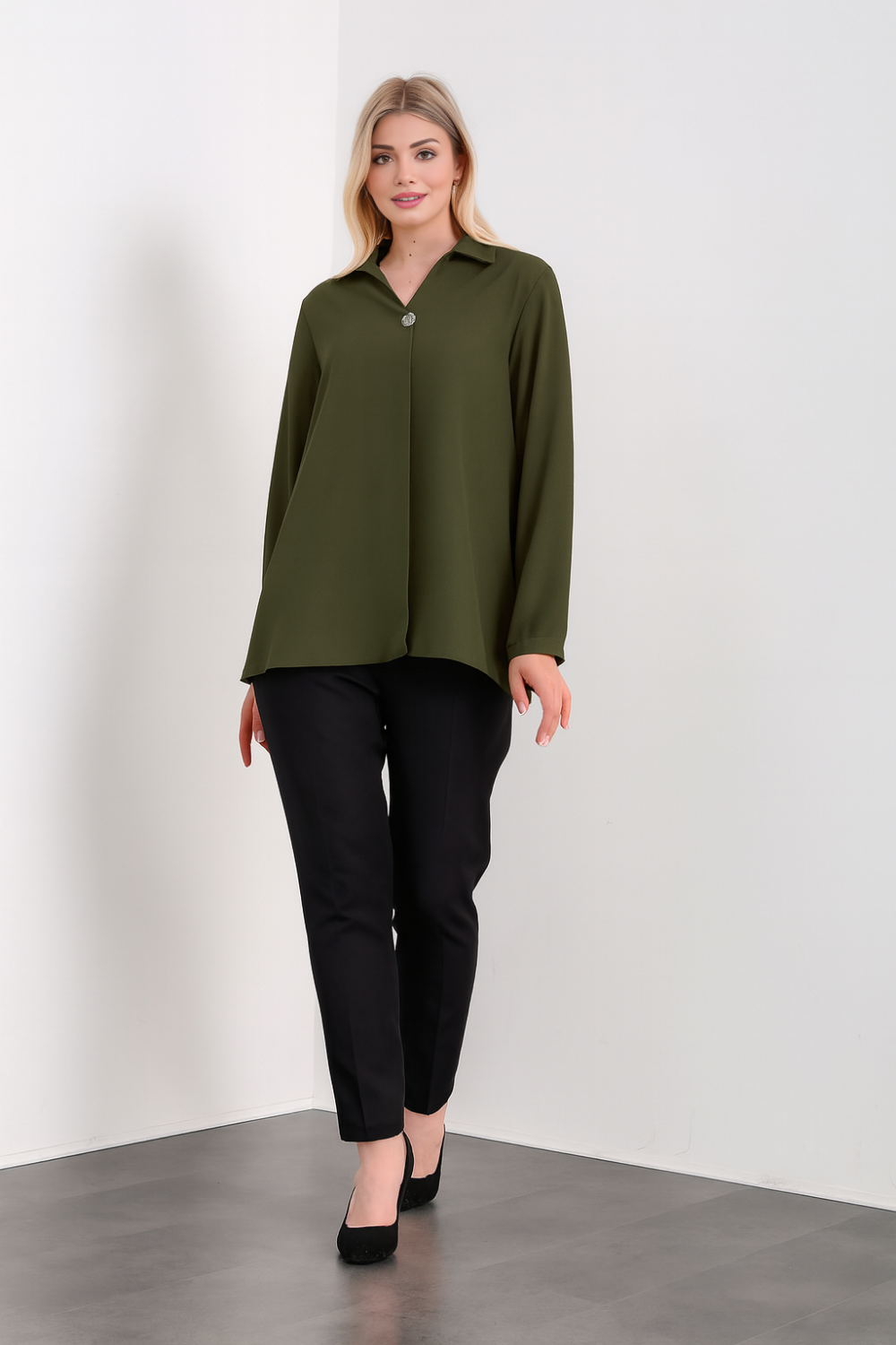 Oversized Long Sleeves Blouse with Brooch Details in Khaki