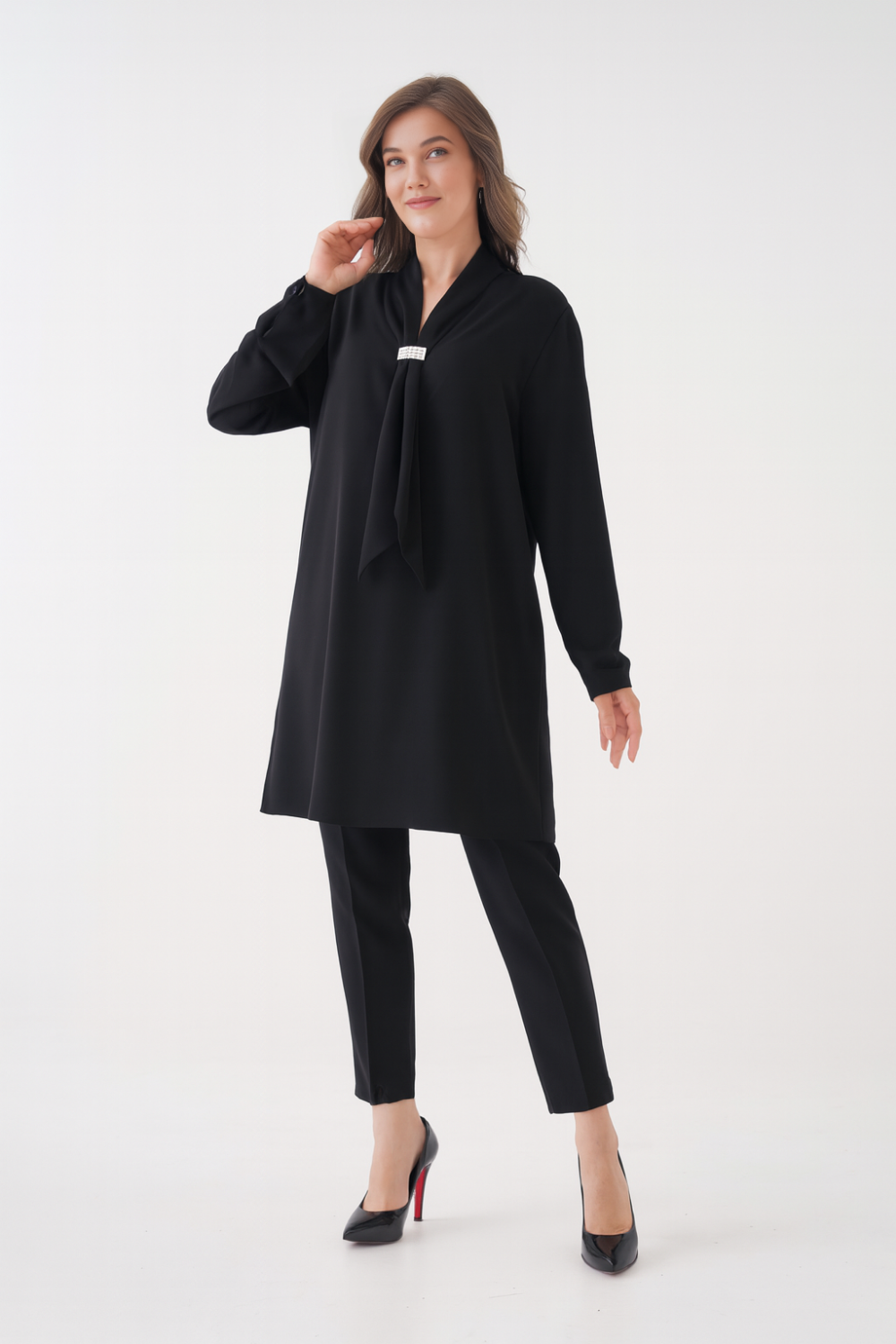 Relaxed Fit V-neckline Long Sleeve Tunic with Brooch Detail in Black
