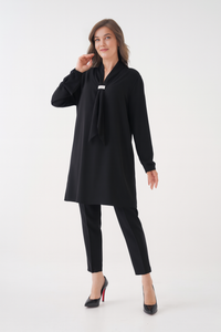 Relaxed Fit V-neckline Long Sleeve Tunic with Brooch Detail in Black