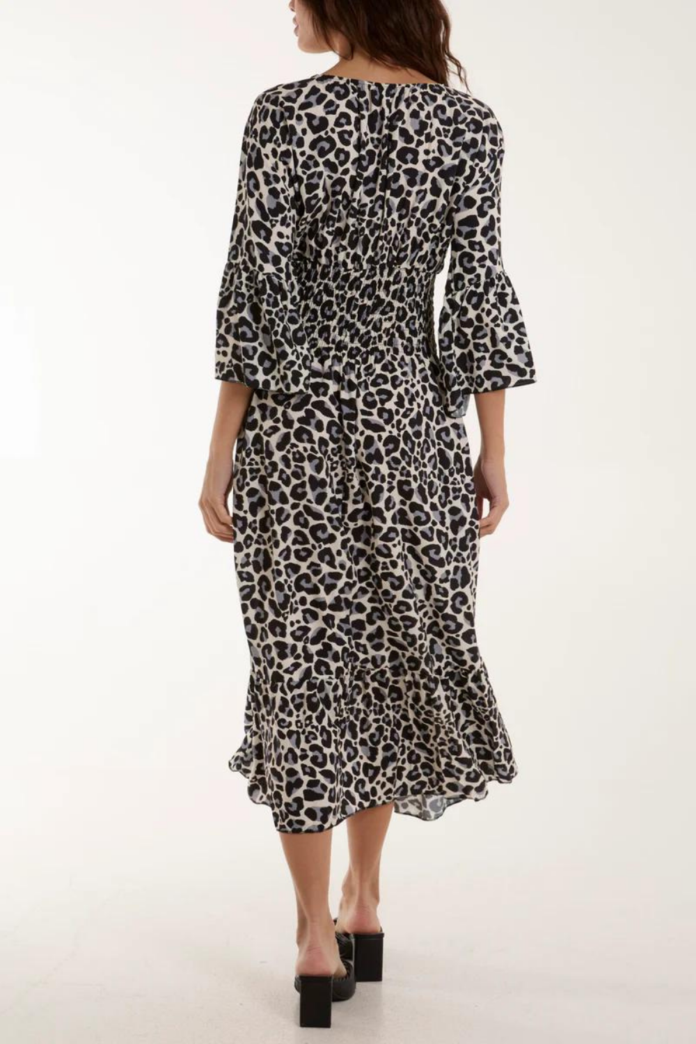 Relaxed Fit V Neck Detailed Leopard Print Maxi Dress in Grey