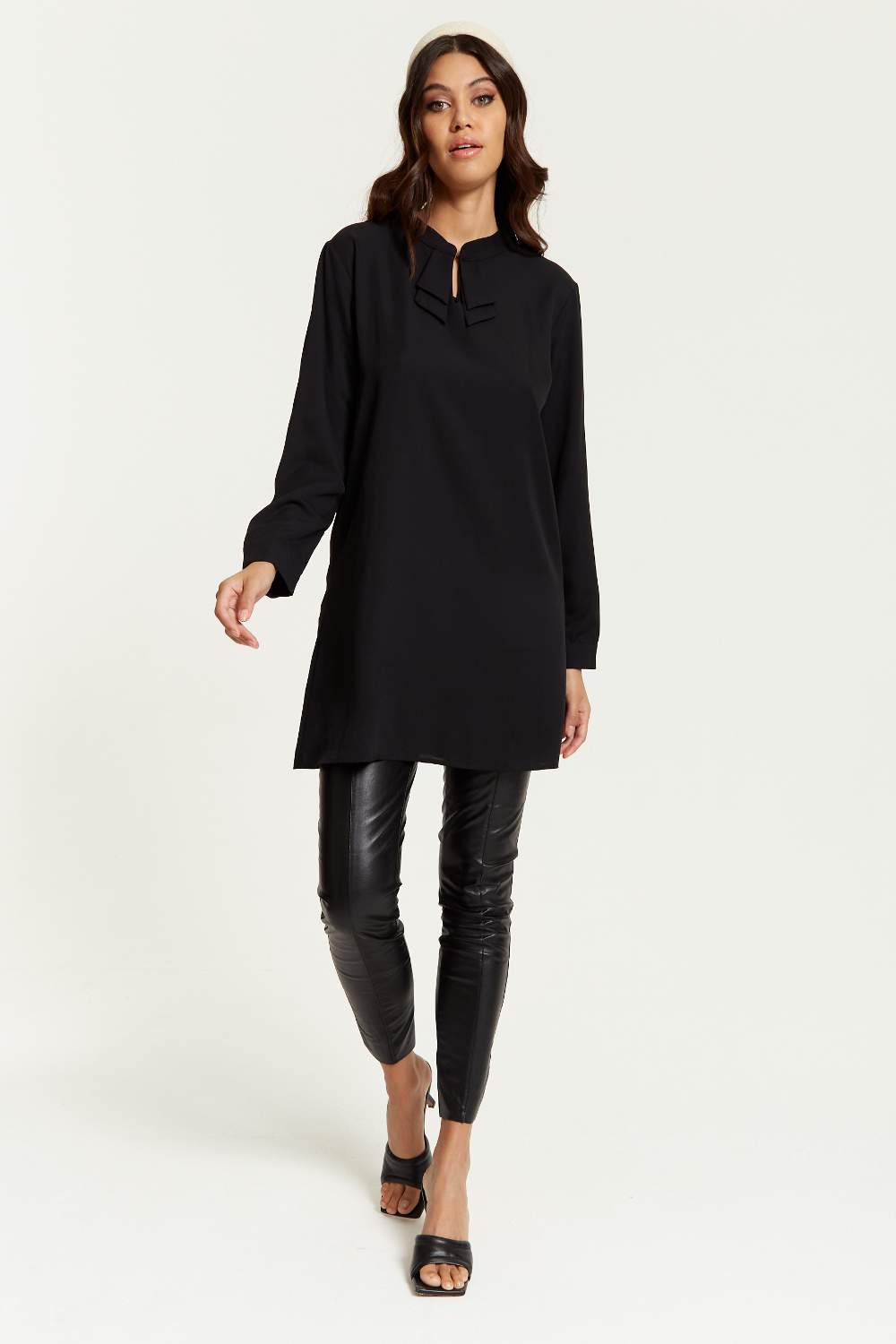 Oversized Long Sleeves Tunic Top with Collar Details in Black - HOXTON GAL