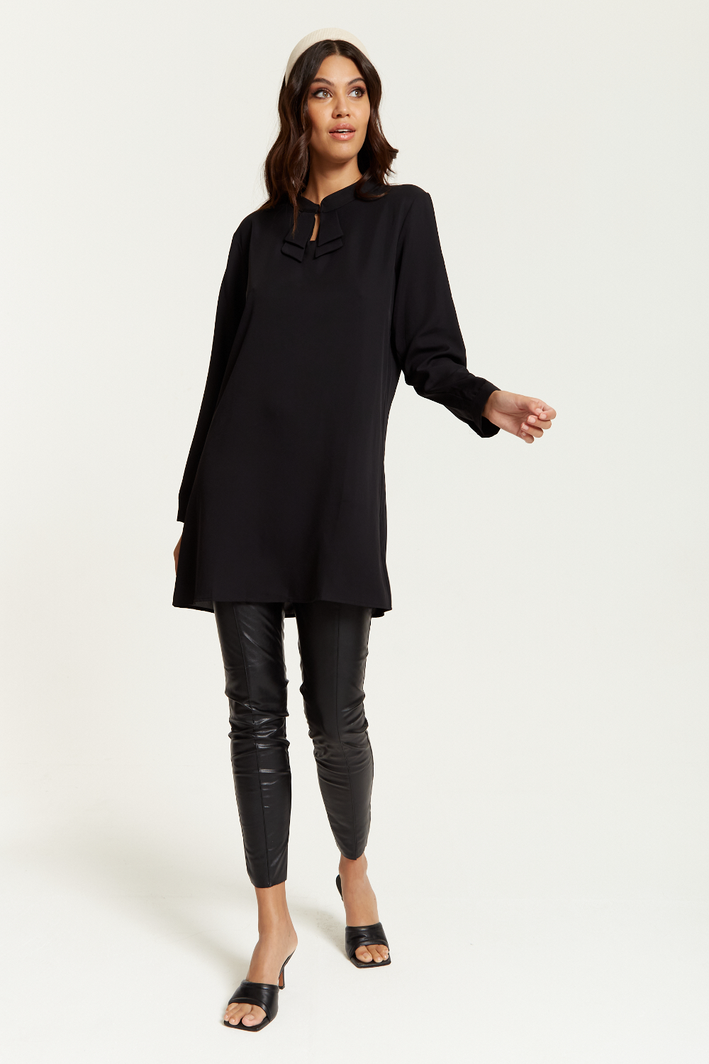 Oversized Long Sleeves Tunic Top with Collar Details in Black - HOXTON GAL