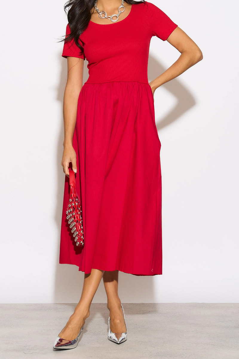 Relaxed Fit Short Sleeves Midi Dress in Red