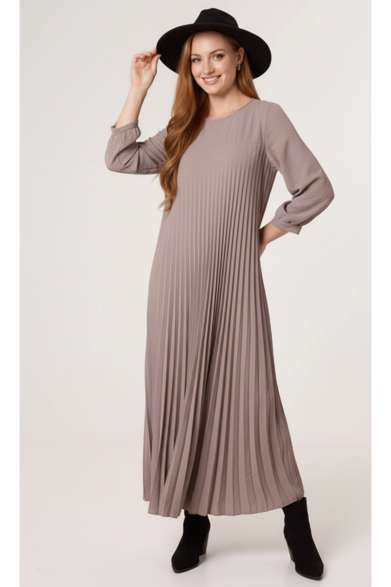 Oversized 3/4 Sleeve Pleated Maxi Dress in Mocha