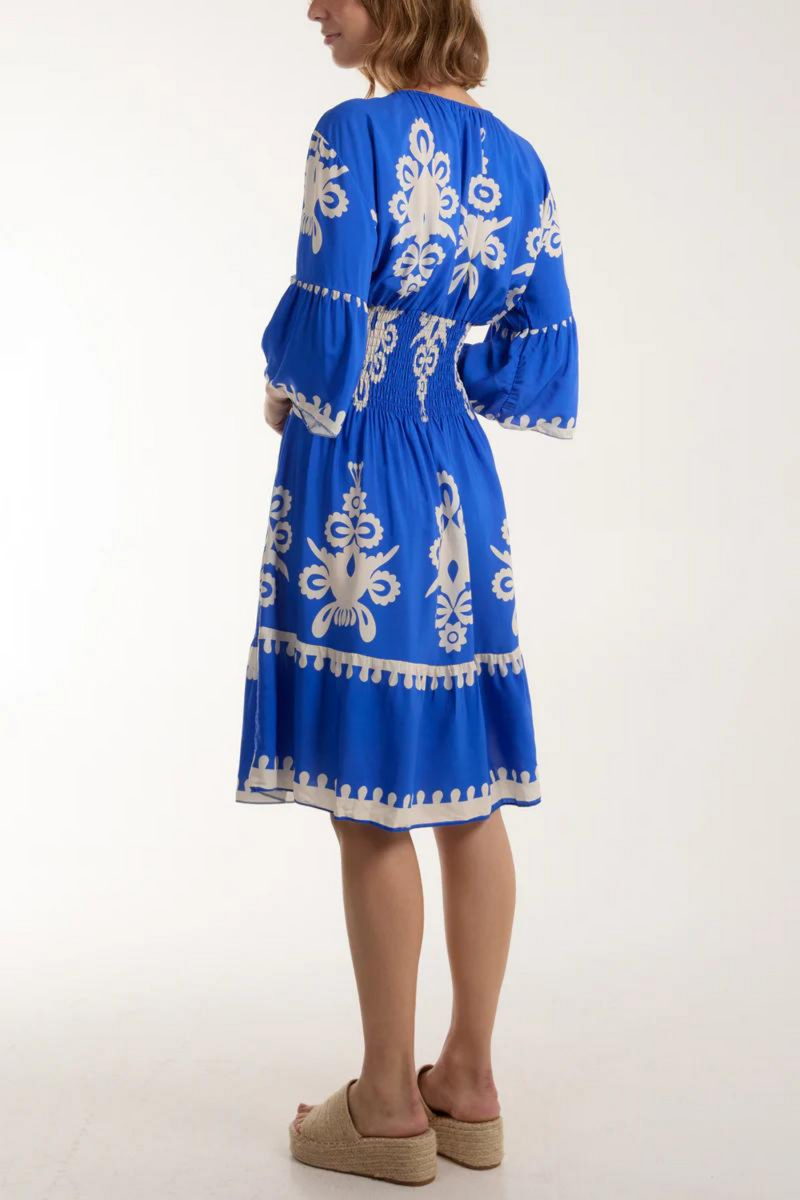 Relaxed Fit 3/4 Sleeves V Neck Printed Knee Lenght Dress in Blue