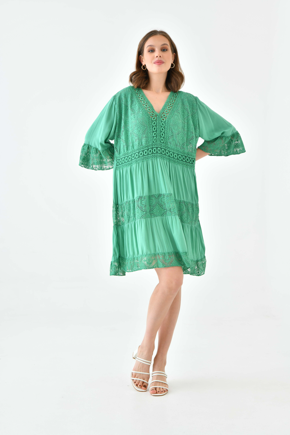Oversized 3/4 Sleeves Lace Detailed V Neck Mini Dress in Green