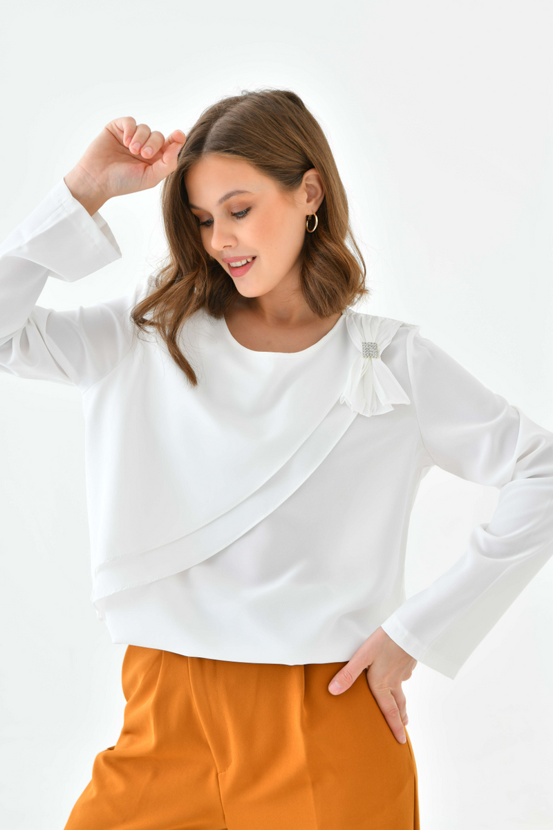Oversized Long Sleeves Crew Neck Blouse Top with Pussy Bow Detail in White