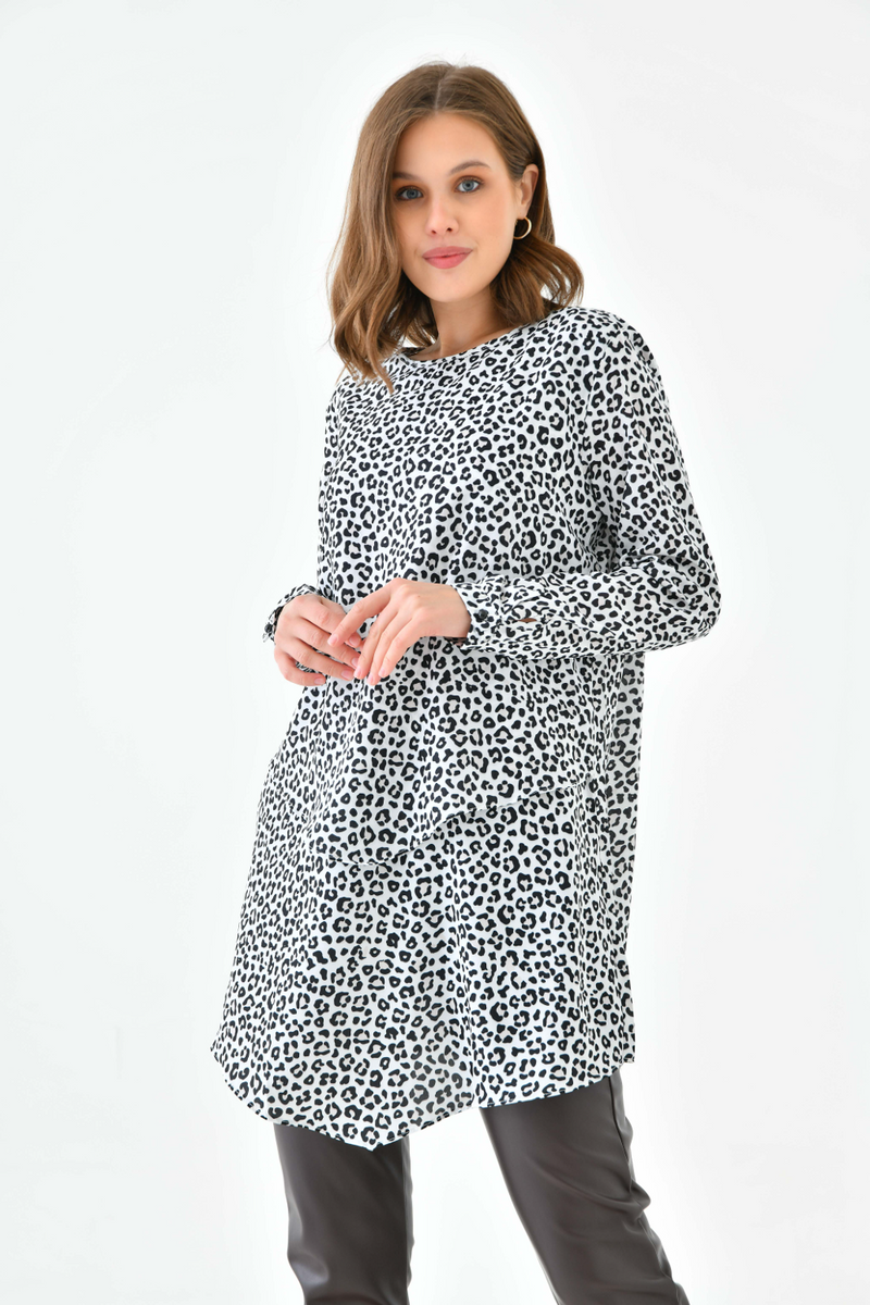 Oversized 3/4 Sleeves Crew Neck Layered Tunic with Leopard Print in Brown and White