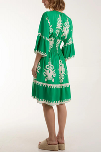 Relaxed Fit 3/4 Sleeves V Neck Printed Knee Lenght Dress in Green