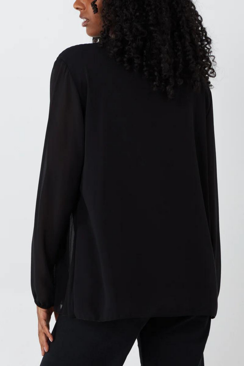 Oversized Long Sleeves Pleated Top with Tulle Details in Black with Necklace