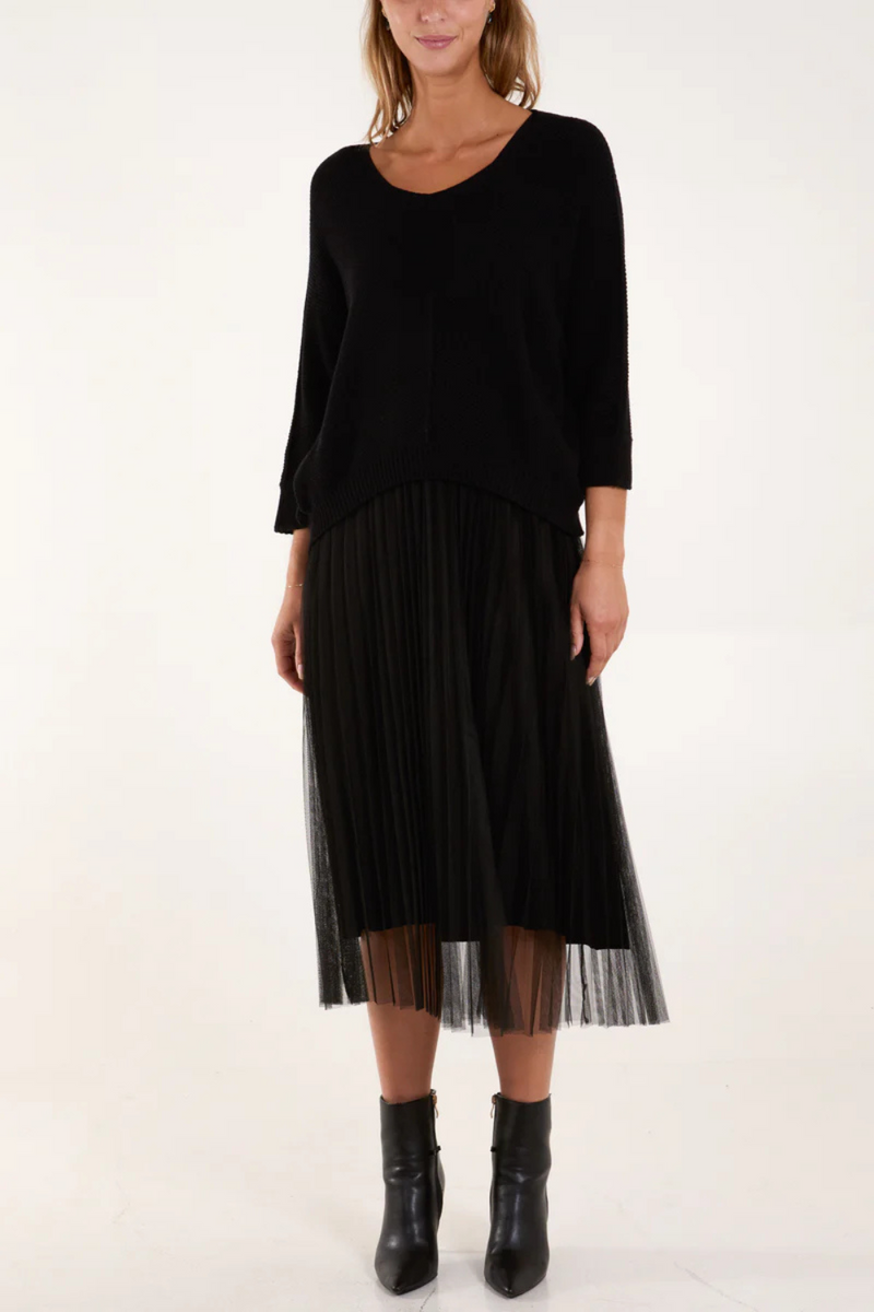 Relaxed Fit Layered Knit and Pleated Dress Set in Black