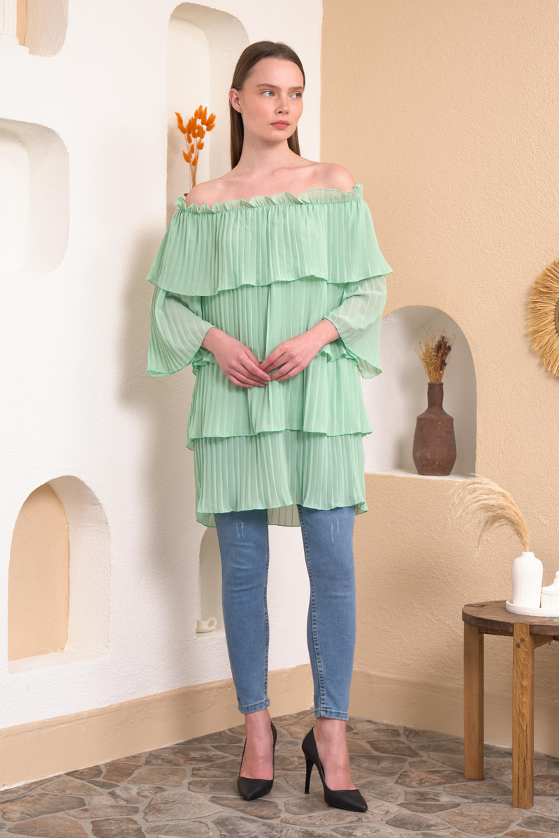 Off Shoulder Relaxed Fit 3/4 Sleeves Layered Blouse In Green