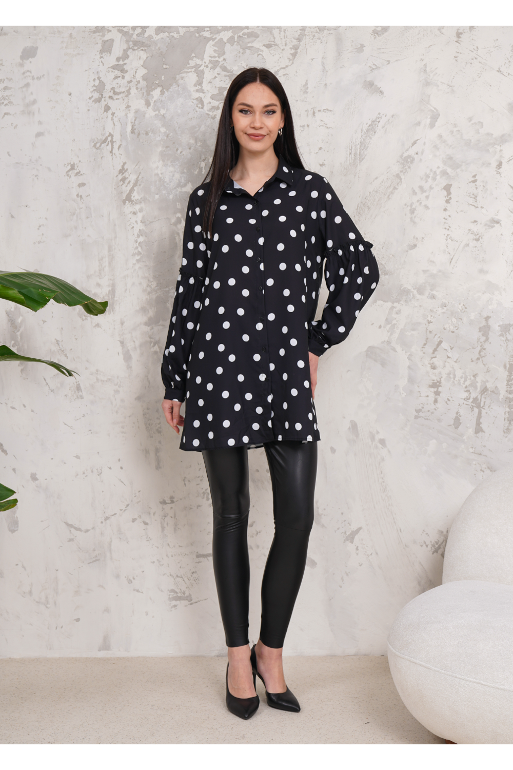 Oversized Long Sleeves Shirt Tunic with Polka Dot Printed in Black and White