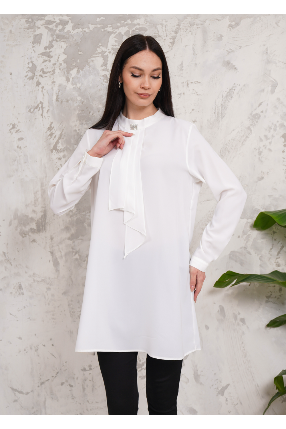 Relaxed Fit Long Sleeves Brooch Detailed Tunic in White