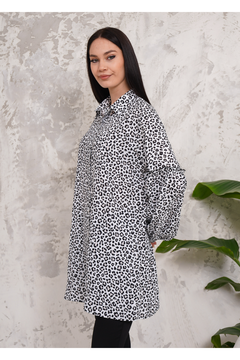 Relaxed Fit Long Sleeve Tunic in Leopard Print