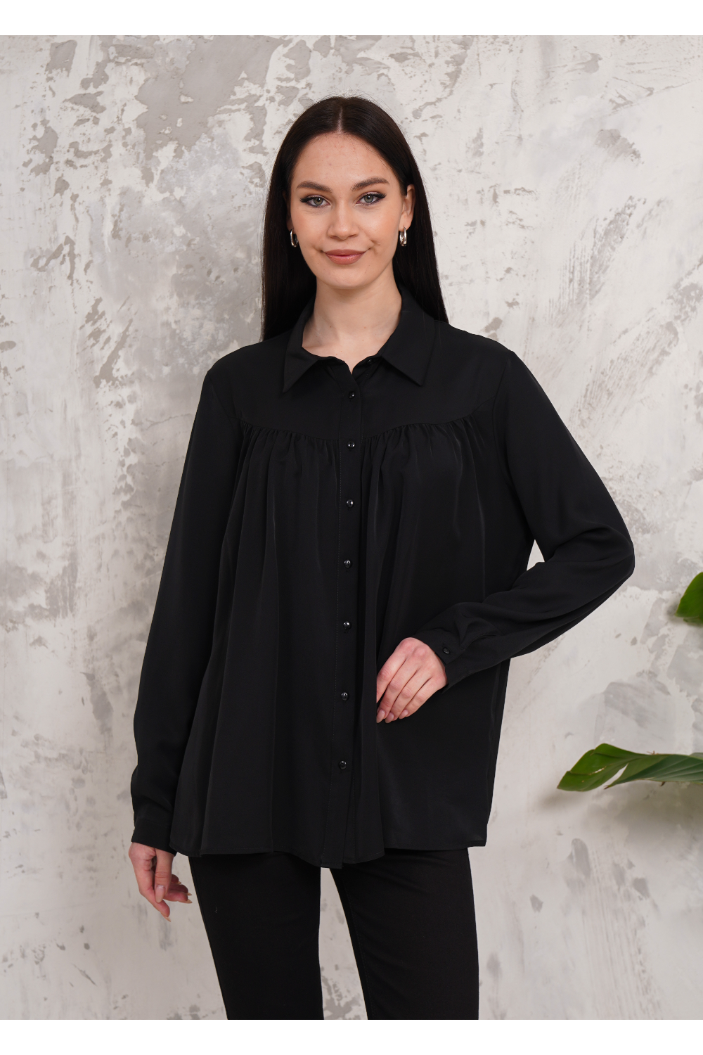 Relaxed Fit Long Sleeves Shirt in Black