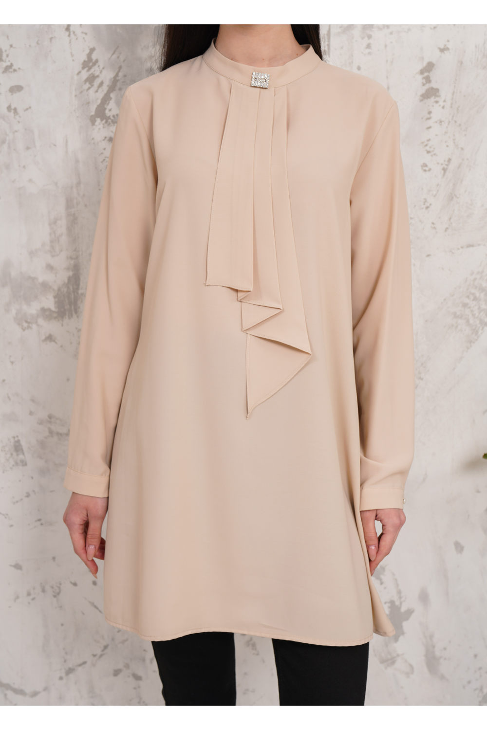 Oversized Long Sleeves Brooch Detailed Tunic