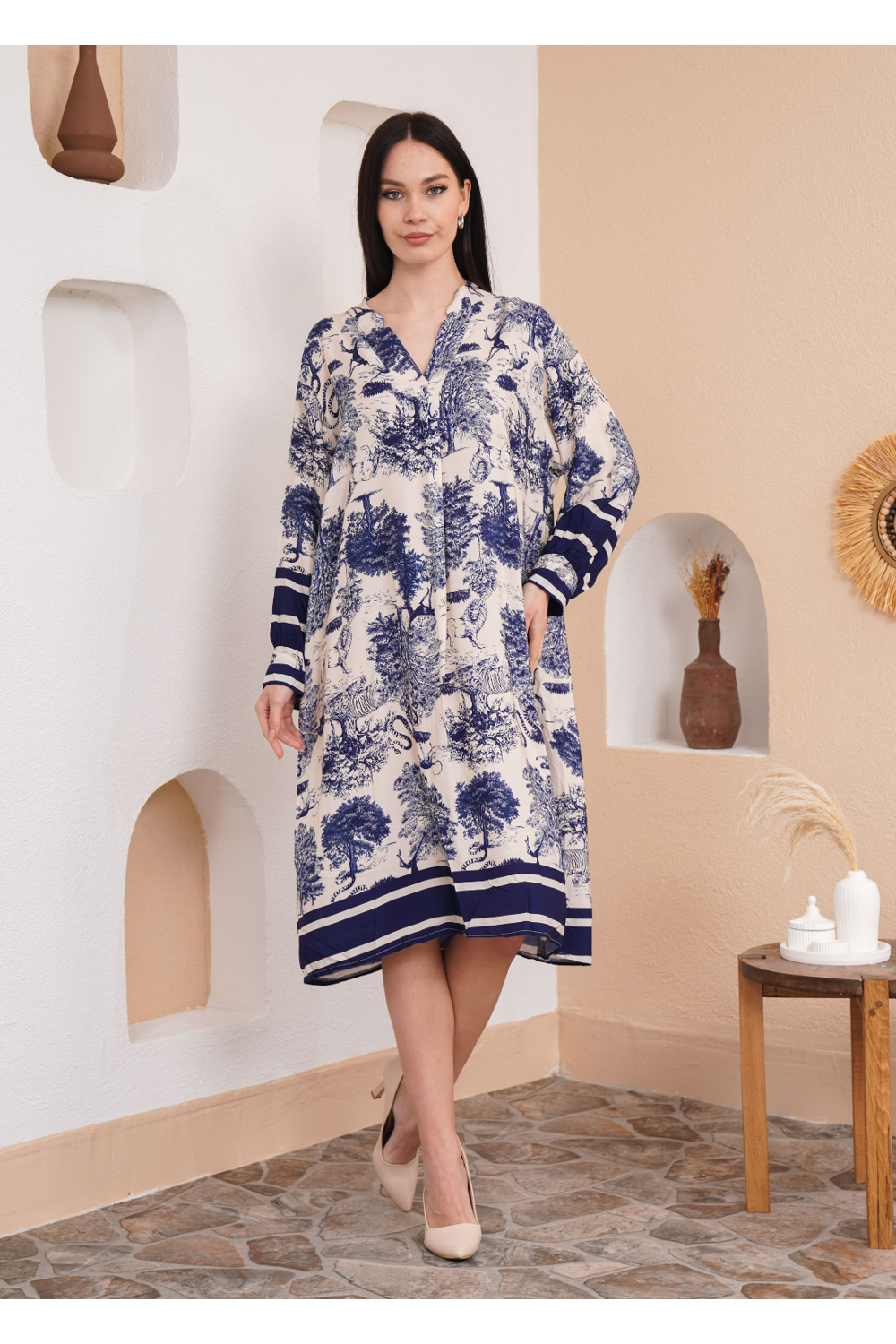 Oversized Long Sleeves Animal Printed Midi Dress in Navy