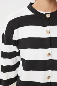 Buttoned Striped Knit Cardigan in Black and White