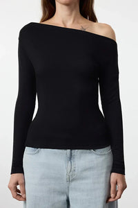 Plain Premium Soft Fabric Fitted Knit Blouse with Boat Neck