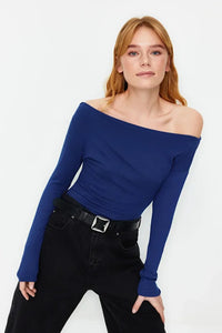 Plain Premium Soft Fabric Fitted Knit Blouse with Boat Neck