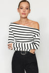 Plain Premium Soft Fabric Fitted Knit Blouse with Boat Neck