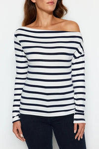 Plain Premium Soft Fabric Fitted Knit Blouse with Boat Neck