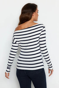 Plain Premium Soft Fabric Fitted Knit Blouse with Boat Neck