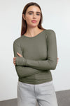 Viscose Soft Fabric Stretch Knit Blouse with Thumbhole Detail