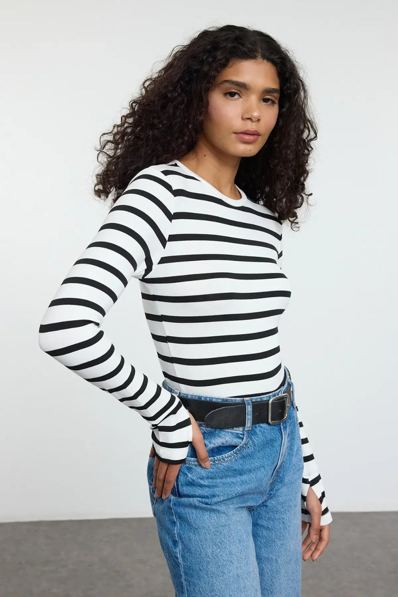 Viscose Soft Fabric Stretch Knit Blouse with Thumbhole Detail