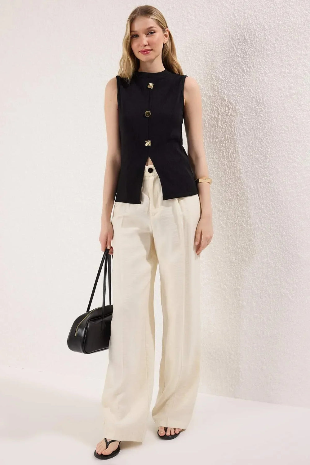 Crew Neck Knit Vest Blouse with Decorative Button Detail – Regular Length