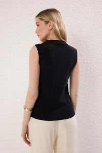 Crew Neck Knit Vest Blouse with Decorative Button Detail – Regular Length