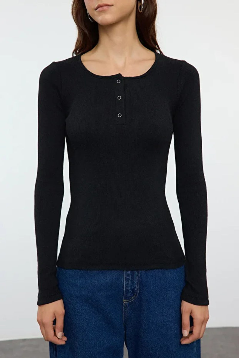 Mélange Ribbed Stretch Knit Blouse with Snap Buttons – Fitted