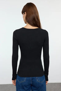 Mélange Ribbed Stretch Knit Blouse with Snap Buttons – Fitted
