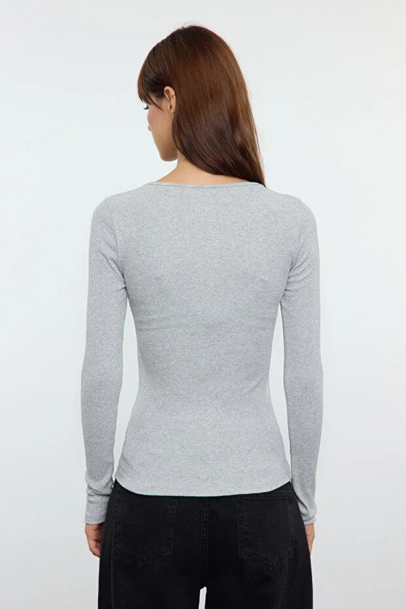 Mélange Ribbed Stretch Knit Blouse with Snap Buttons – Fitted