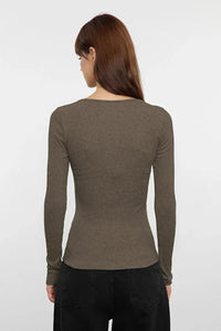 Mélange Ribbed Stretch Knit Blouse with Snap Buttons – Fitted