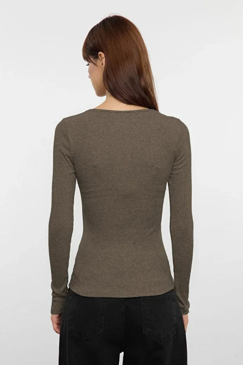 Mélange Ribbed Stretch Knit Blouse with Snap Buttons – Fitted