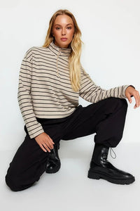 Knitted-Look Zip Collar Regular Fit Sweatshirt