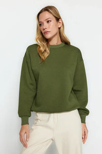 Thick Fleece-Lined Regular Fit Crew Neck Basic Knit Sweatshirt