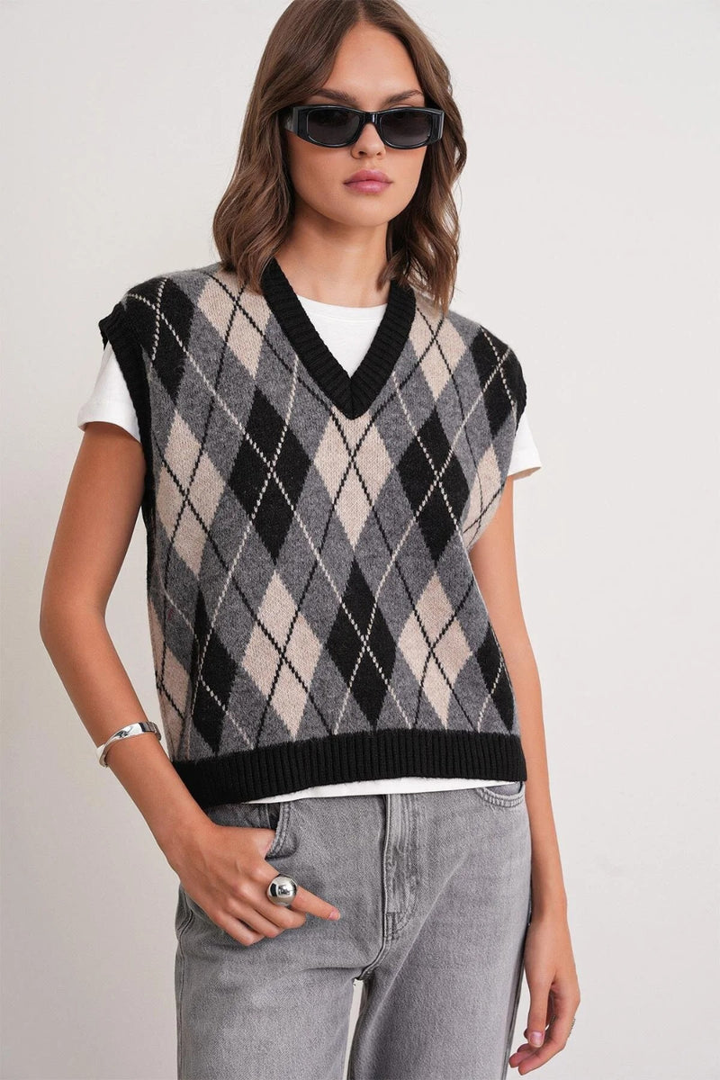 Argyle Pattern Knit Sweater Vest