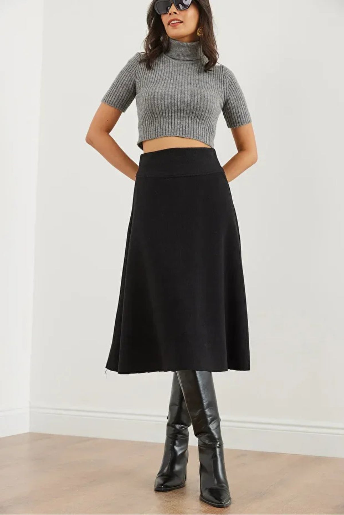 Waist-Banded Flared Knit Skirt